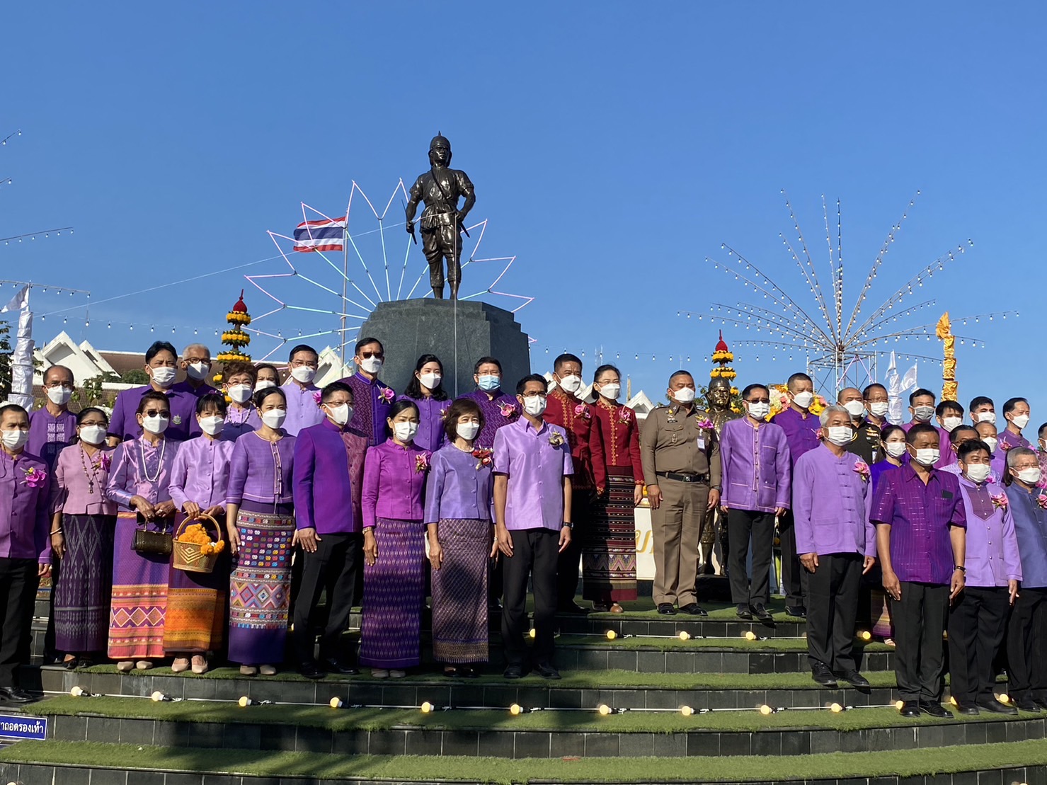 ส.ป.ก.อุตรดิตถ์ ร่วมพิธีบวงสรวงสักการะอนุสาวรีย์พระยาพิชัยดาบหัก และวางพวงมาลาหน้าอนุสาวรีย์พระยาพิชัยดาบหัก