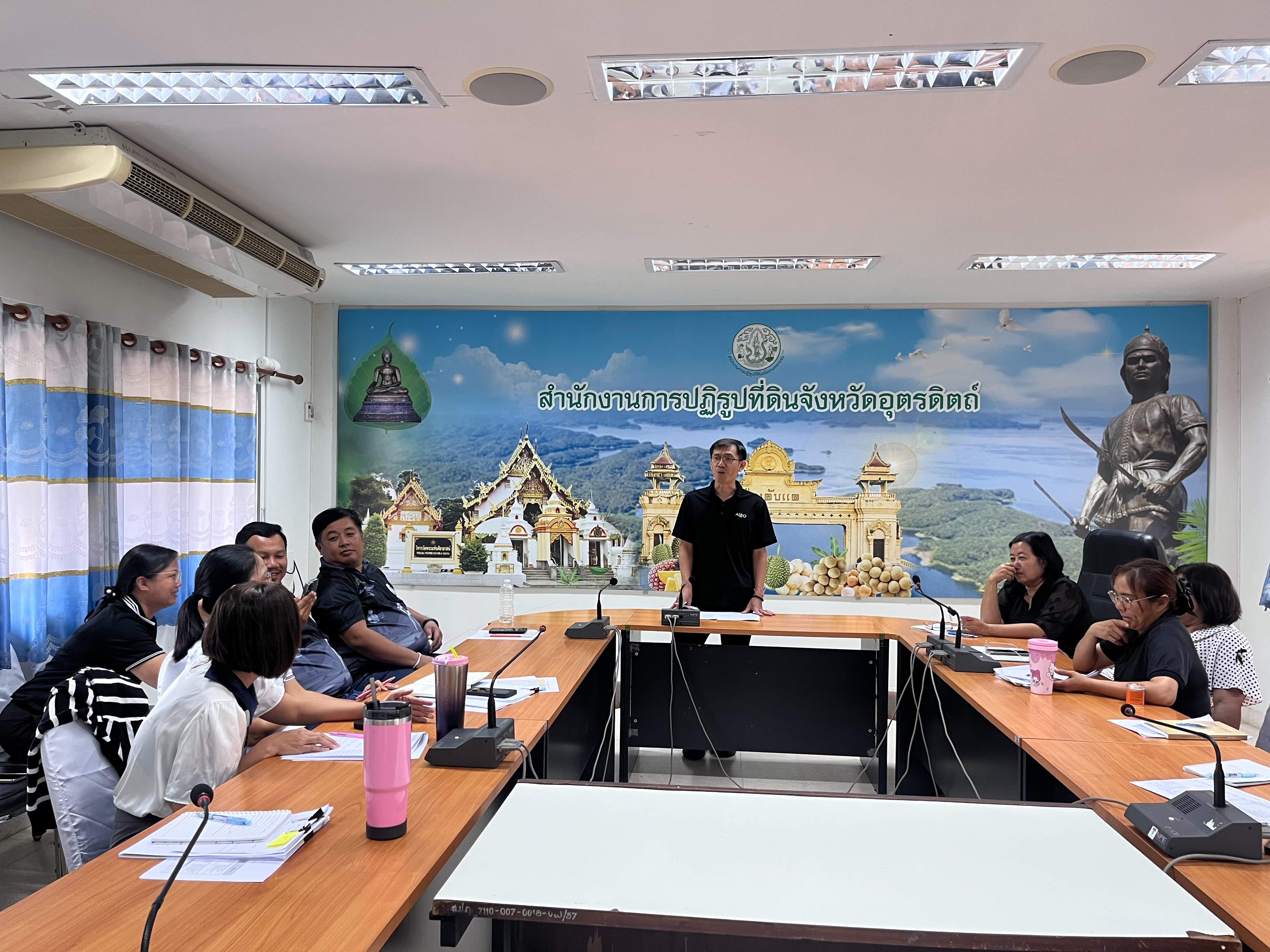 title - ส.ป.ก.อุตรดิตถ์ จัดประชุมข้าราชการและเจ้าหน้าที่ ประจำเดือนมีนาคม ๒๕๖๙ และมอบเกียรติบัตรยกย่องเชิดชูเกียรติบุคลากรที่มีคุณธรรม