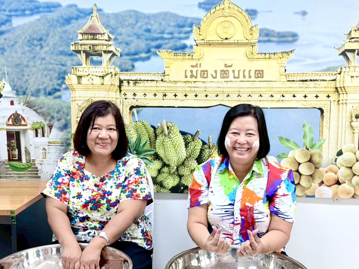 title - ส.ป.ก.อุตรดิตถ์ จัดพิธีทำบุญสำนักงาน สรงน้ำพระพุทธรูป และรดน้ำขอพรผู้อาวุโสของสำนักงาน และร่วมพิธีสรงน้ำพระ ณ จวนผู้ว่าราชการจังหวัดอุตรดิตถ์ เนื่องในเทศกาลสงกรานต์ ปี ๒๕๖๙