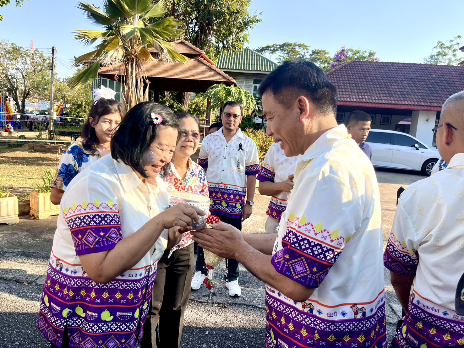 title - ส.ป.ก.อุตรดิตถ์ จัดพิธีทำบุญสำนักงาน สรงน้ำพระพุทธรูป และรดน้ำขอพรผู้อาวุโสของสำนักงาน และร่วมพิธีสรงน้ำพระ ณ จวนผู้ว่าราชการจังหวัดอุตรดิตถ์ เนื่องในเทศกาลสงกรานต์ ปี ๒๕๖๙