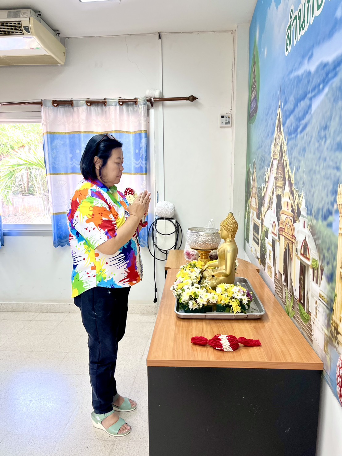 title - ส.ป.ก.อุตรดิตถ์ จัดพิธีทำบุญสำนักงาน สรงน้ำพระพุทธรูป และรดน้ำขอพรผู้อาวุโสของสำนักงาน และร่วมพิธีสรงน้ำพระ ณ จวนผู้ว่าราชการจังหวัดอุตรดิตถ์ เนื่องในเทศกาลสงกรานต์ ปี ๒๕๖๙