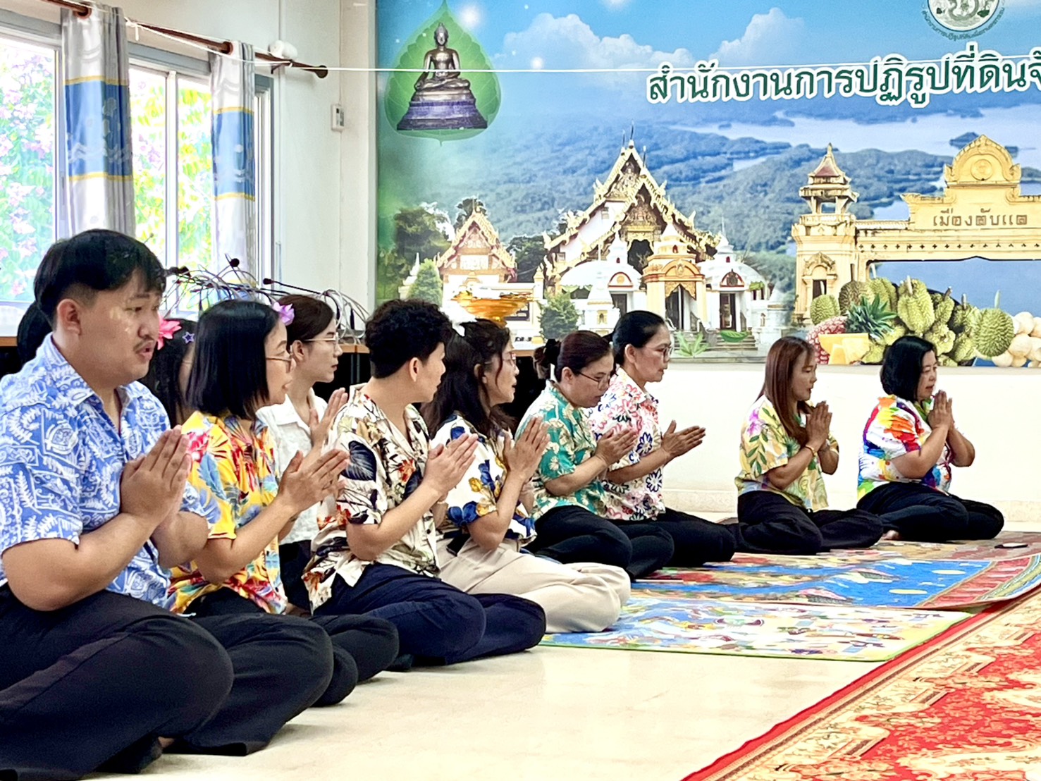 title - ส.ป.ก.อุตรดิตถ์ จัดพิธีทำบุญสำนักงาน สรงน้ำพระพุทธรูป และรดน้ำขอพรผู้อาวุโสของสำนักงาน และร่วมพิธีสรงน้ำพระ ณ จวนผู้ว่าราชการจังหวัดอุตรดิตถ์ เนื่องในเทศกาลสงกรานต์ ปี ๒๕๖๙