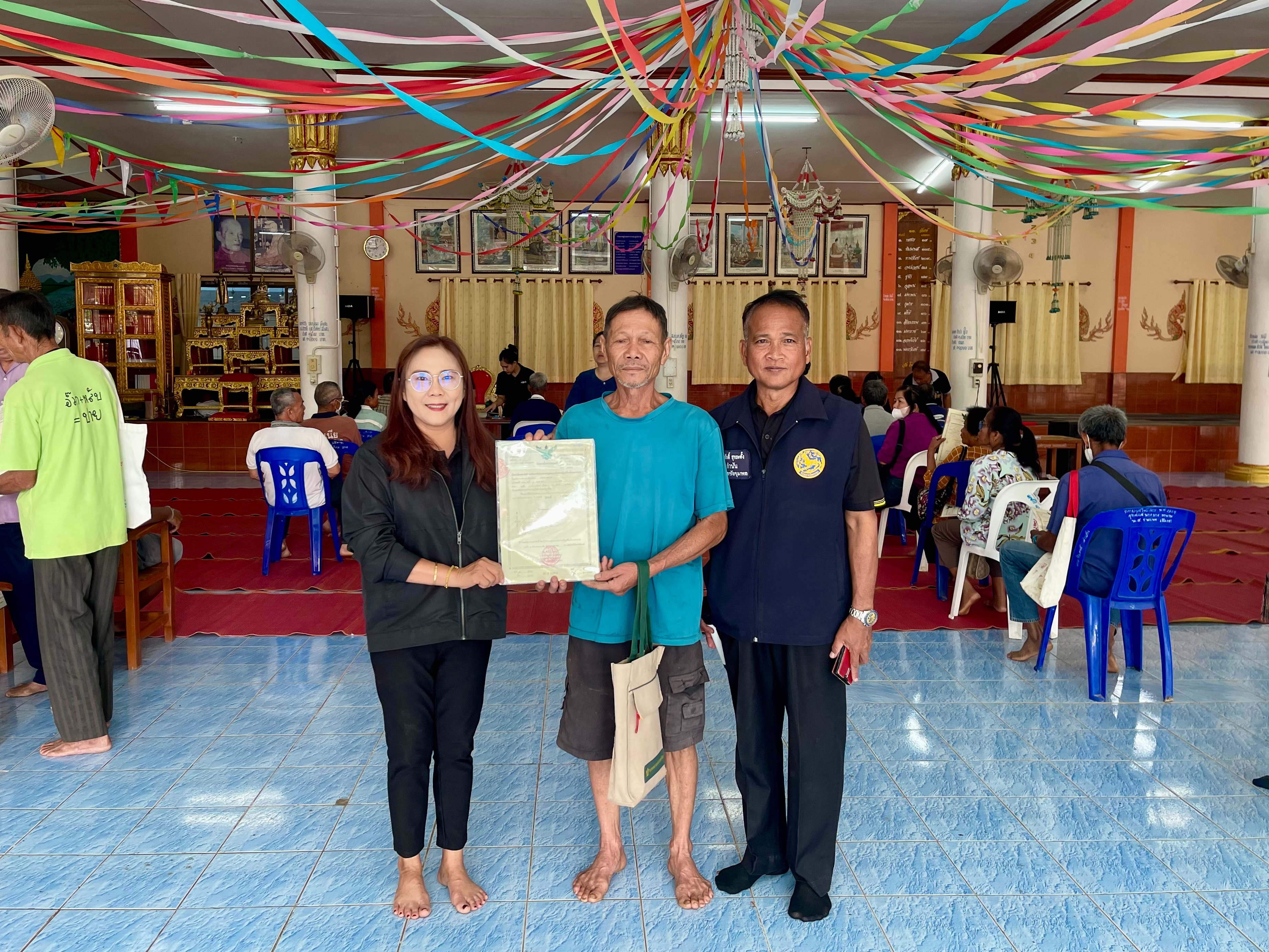 title - ส.ป.ก. อุตรดิตถ์ ลงพื้นที่มอบโฉนดเพื่อการเกษตรแก่เกษตรกร พร้อมรับคำขอโฉนดต้นไม้ ณ วัดโพธิ์ล้อม ต.ชัยจุมพล และศาลากลางบ้าน หมู่ ๘ ต.ฝายหลวง อ.ลับแล จ.อุตรดิตถ์