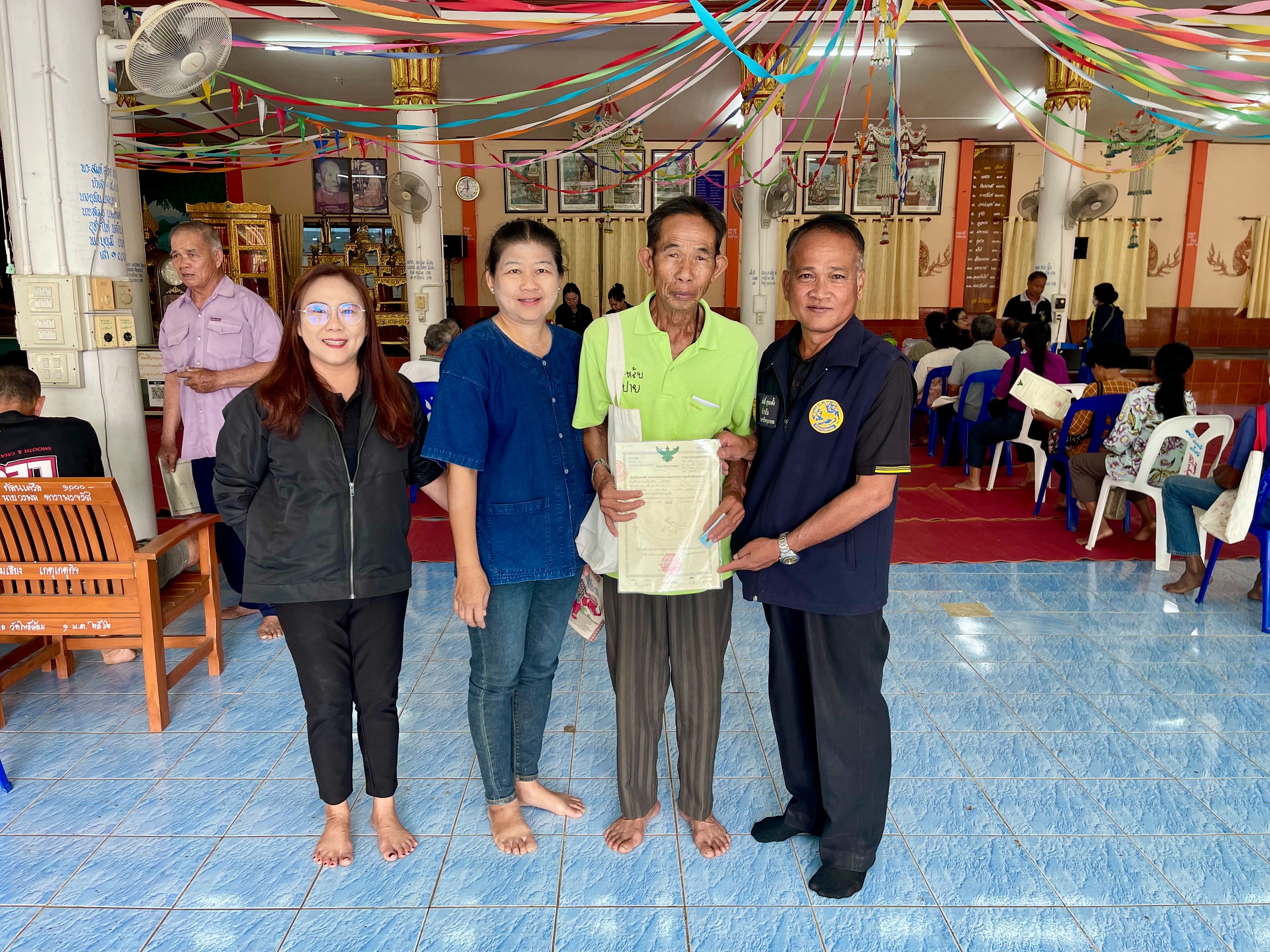 title - ส.ป.ก. อุตรดิตถ์ ลงพื้นที่มอบโฉนดเพื่อการเกษตรแก่เกษตรกร พร้อมรับคำขอโฉนดต้นไม้ ณ วัดโพธิ์ล้อม ต.ชัยจุมพล และศาลากลางบ้าน หมู่ ๘ ต.ฝายหลวง อ.ลับแล จ.อุตรดิตถ์