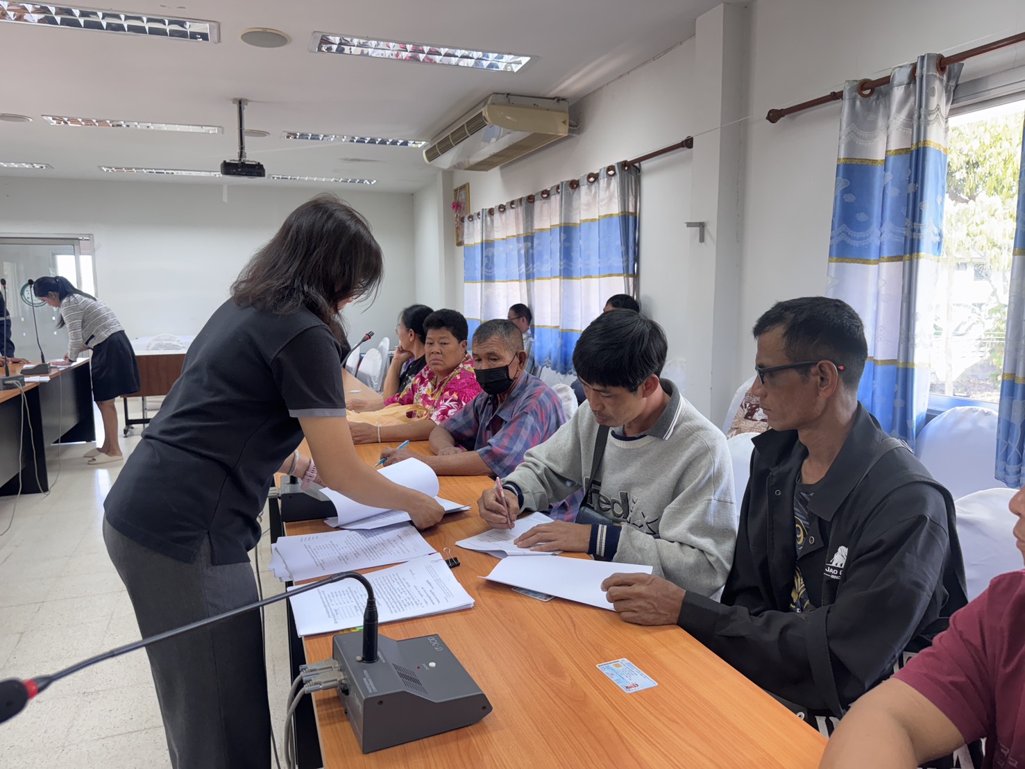 title - ส.ป.ก.อุตรดิตถ์ สนับสนุนสินเชื่อเงินกองทุนการปฏิรูปที่ดินเพื่อเกษตรกรรม ให้กับเกษตรกรในเขตปฏิรูปที่ดิน ครั้งที่ ๒/๒๕๖๙