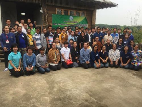 นายมณู วงศ์สุนทร ปฏิรูปที่ดินจังหวัดอุตรดิตถ์ นำเกษตรกรต้นแบบเกษตรทฤษฎีใหม่เข้าร่วมฝึกอบรมเชิงปฏิบัติการ หลักสูตร พัฒนาศักยภาพต้นแบบการทำเกษตรทฤษฎีใหม่ในเขตปฏิรูปฯ ครั้งที่ 1 โดยมี นายรัตนะ สวามีชัย รองเลขาธิการ ส.ป.ก. ให้เกียรติเป็นประธานเปิดการฝึกอบรม
