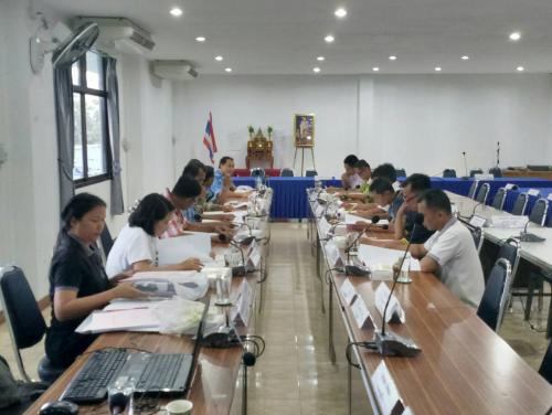 การประชุมคณะอนุกรรมการกลั่นกรองการใช้ประโยชน์ในที่ดินของผู้ได้รับการจัดที่ดิน ต.ผักขวง อ.ทองแสนขัน จ.อุตรดิตถ์ เมื่อวันศุกร์ที่ 4 พฤษภาคม 2561 ณ ห้องประชุมองค์การบริหารส่วนตำบลผักขวง อ.ทองแสนขัน จ.อุตรดิตถ์ 