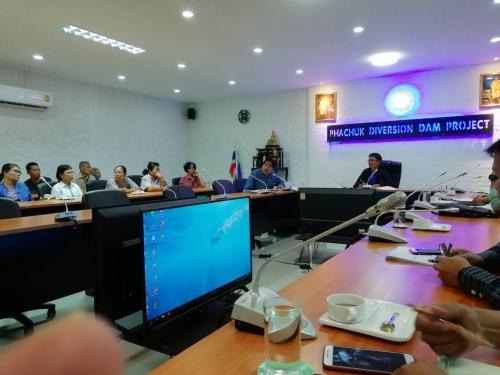 กลุ่มกฎหมาย ส.ป.ก.อุตรดิตถ์ ร่วมประชุมคณะอนุกรรมการตรวจสอบทรัพย์สิน และทำการตรวจสอบทรัพย์สินในที่ดินที่ไม่มีเอกสารสิทธิ ส.ป.ก. ที่ถูกผลกระทบจากการดำเนินโครงการทดน้ำเขื่อนผาจุก เมื่อวันพุธที่ 23 พฤษภาคม 2561 