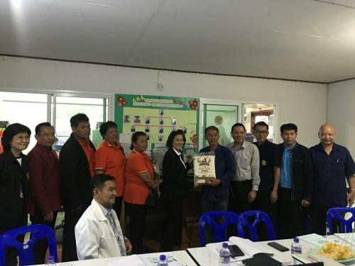 นายมณู วงศ์สุนทร ปฏิรูปที่ดินจังหวัดอุตรดิตถ์ เข้าร่วมประชุมติดตามผลการดำเนินงานโครงการไทยนิยม ยั่งยืน โดยมีผู้ตรวจราชการกระทรวงเกษตรฯ เขตตรวจราชการที่ 17 เป็นประธาน ณ ห้องประชุมสหกรณ์การเกษตรปฏิรูปที่ดินหนองกอก จำกัด เมื่อวันพฤหัสบดีที่ 14 มิ.ย.61
