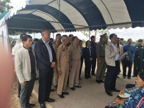 นายมณู วงศ์สุนทร ปฏิรูปที่ดินจังหวัดอุตรดิตถ์ ร่วมต้อนรับนายกฤษฎา บุญราช รัฐมนตรีว่าการกระทรวงเกษตรและสหกรณ์และคณะ ที่ให้เกียรติมาเยือนจังหวัดอุตรดิตถ์ ณ บ้านโรงหม้อ ม. 4 ต.บ้านหม้อ อ.พิชัย จ.อุตรดิตถ์ เมื่อวันจันทร์ที่ 3 ก.ย. 61