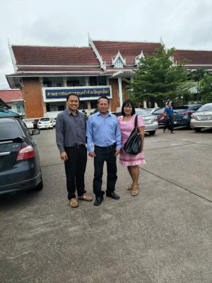 นายพงศธร ยุทธแสน นวก.ปฏิรูปที่ดินชำนาญการ รษก.ปฏิรูปที่ดินจังหวัดอุตรดิตถ์ พร้อมด้วยเจ้าหน้าที่ ส.ป.ก.อุตรดิตถ์ เข้าร่วมกระบวนการพิจารณาดำเนินคดีแพ่งกับลูกหนี้กองทุนการปฏิรูปที่ดินฯ ที่ไม่ชำระหนี้ตามกำหนด ณ ศาลจังหวัดอุตรดิตถ์ เมื่อวันอังคารที่ 4 ก.ย. 61