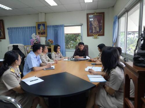 นายมณู วงศ์สุนทร ปฏิรูปที่ดินจังหวัดอุตรดิตถ์ ร่วมกับนางสาววาสนา มั่งคั่ง ผู้อำนวยการวิทยาลัยพยาบาลบรมราชชนนี อุตรดิตถ์ พร้อมคณะ ประชุมติดตามการอนุญาตใช้ที่ดินเพื่อกิจการสาธารณูปโภคและกิจการอื่นๆ ในเขตปฏิรูปที่ดินฯ เมื่อวันจันทร์ที่ 3 ธ.ค. 61