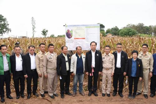 นายมณู วงศ์สุนทร ปฏิรูปที่ดินจังหวัดอุตรดิตถ์ ร่วมต้อนรับนายกฤษฎา บุญราช รัฐมนตรีว่าการกระทรวงเกษตรและสหกรณ์ ประธานเปิดพิธีเก็บเกี่ยวผลผลิตข้าวโพดเลี้ยงสัตว์(แปลงนำร่อง) ณ บ้านโรงหม้อ ม.4 ต.บ้านหม้อ อ.พิชัย จ.อุตรดิตถ์ เมื่อวันพุธที่ 9 ม.ค.62 