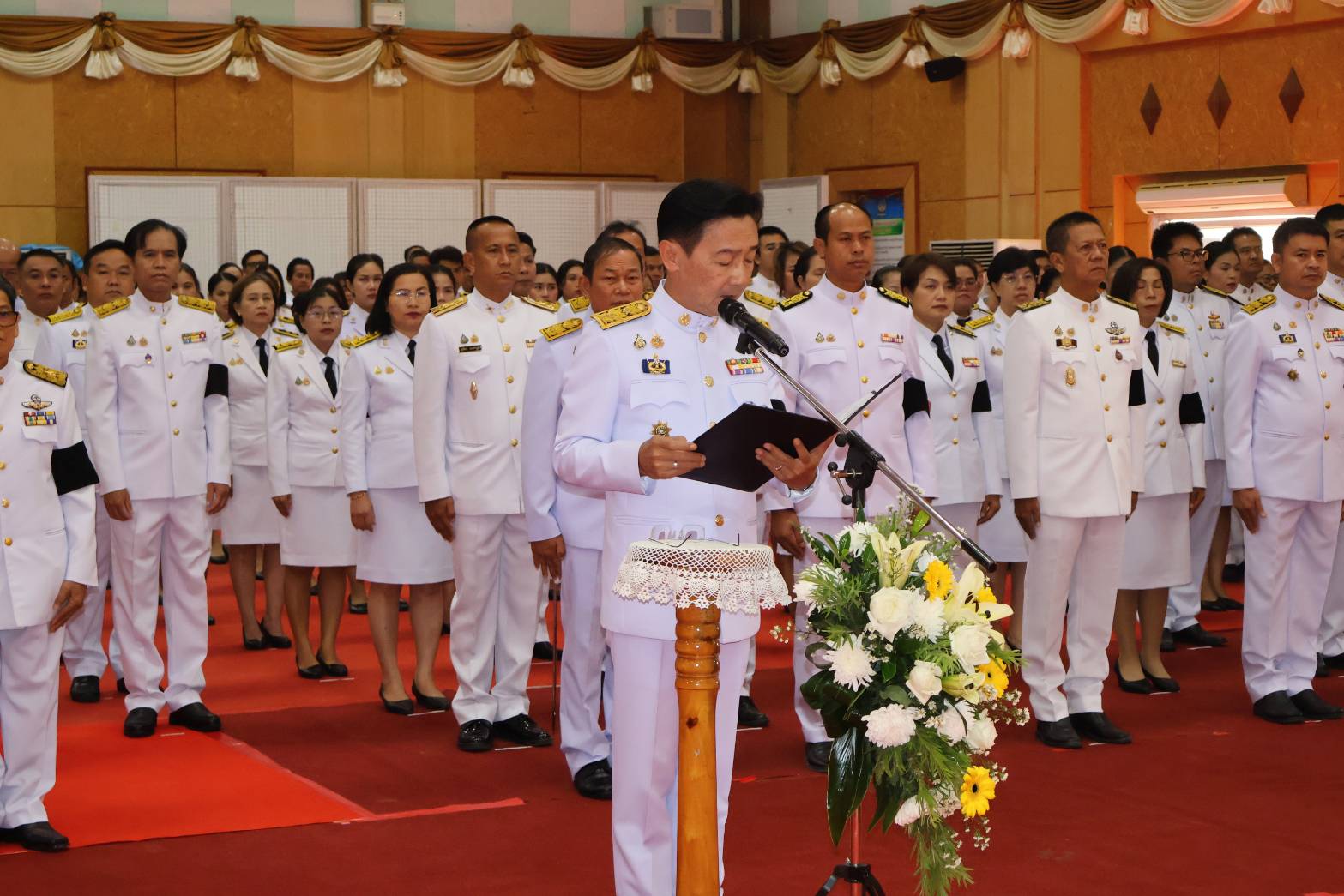 ส.ป.ก.ยโสธร ร่วมพิธีวางพานพุ่มดอกไม้สด เนื่องในวันพระบิดาแห่งฝนหลวง ประจำปี พ.ศ.๒๕๖๘
