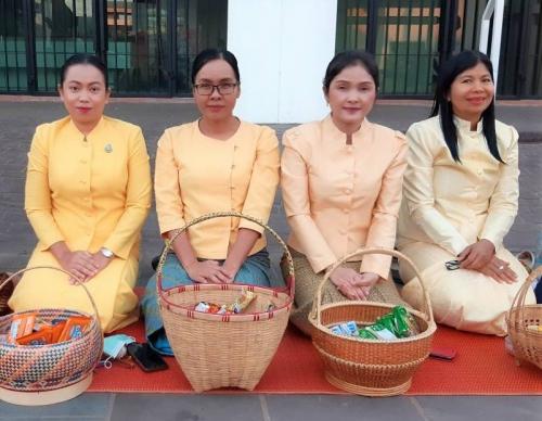 ส.ป.ก.ยโสธร ร่วมกิจกรรมทำบุญตักบาตรพระสงค์