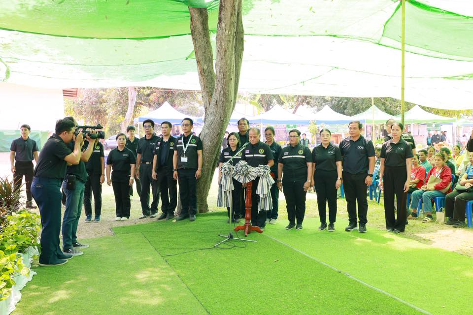 title - ส.ป.ก. ยโสธร ร่วมพิธีส่งมอบท่อนพันธุ์มันสำปะหลังพันธุ์ต้านทานโรคใบด่างมันสำปะหลัง